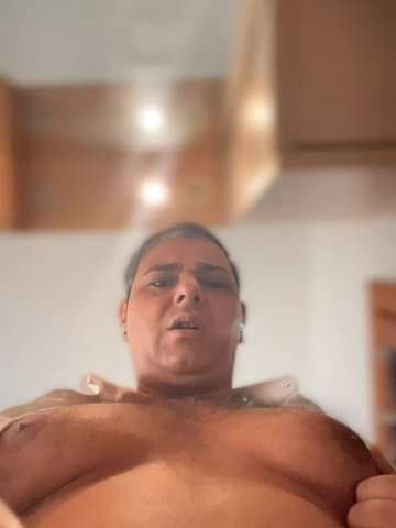 SecretlyDD live cam screenshot male on OhMiBod.Show — Interactive Live Cam Play — screenshot #1