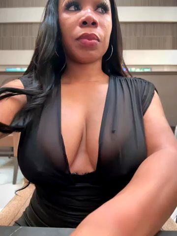 Belle___ live cam screenshot female from United States on OhMiBod.Show — Interactive Live Cam Play — screenshot #2