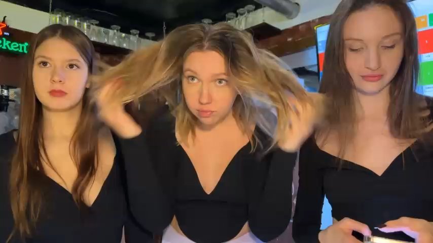 dirtypub live cam screenshot malefemale on OhMiBod.Show — Interactive Live Cam Play — screenshot #1